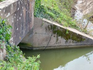 travaux hydrauliques pour la digue des marais d'Yves en Charente-Maritime